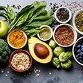 Fruits et légumes côte à côte - Alimentation facteur influençant la taille des seins des femmes - Comment se développent les seins - ShytoBuy France Fruits et légumes côte à côte - Alimentation facteur influençant la taille des seins des femmes - Comment se développent les seins - ShytoBuy France